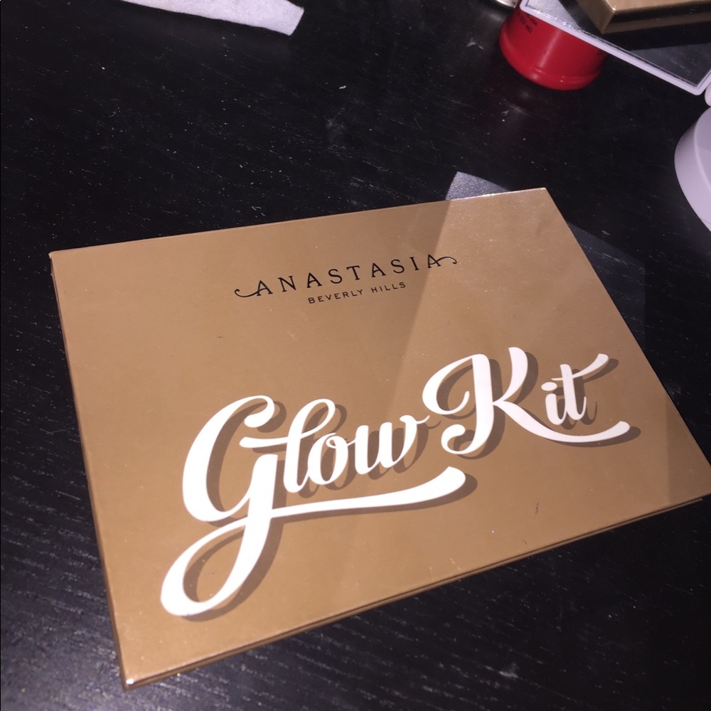 Anastasia glow kit